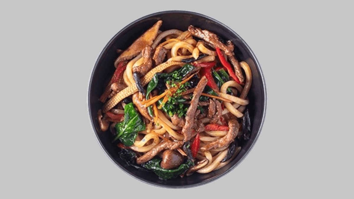 Udon Me Mish Viçi & Salcë Me Hudhër Të Zezë - Menu Item