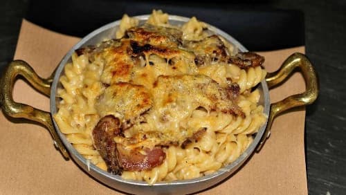 Mac & Cheese Con Pancetta e Formaggio Attorcigliato - Spaghetti Western