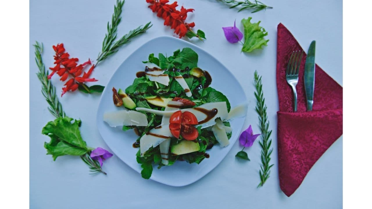 Sallatë Rukola Avokado - Menu Item
