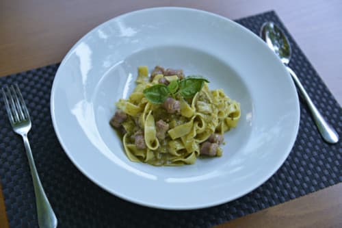Tagliatelle Me Salçiçe Dhe Pesto Genovese - Menu Item