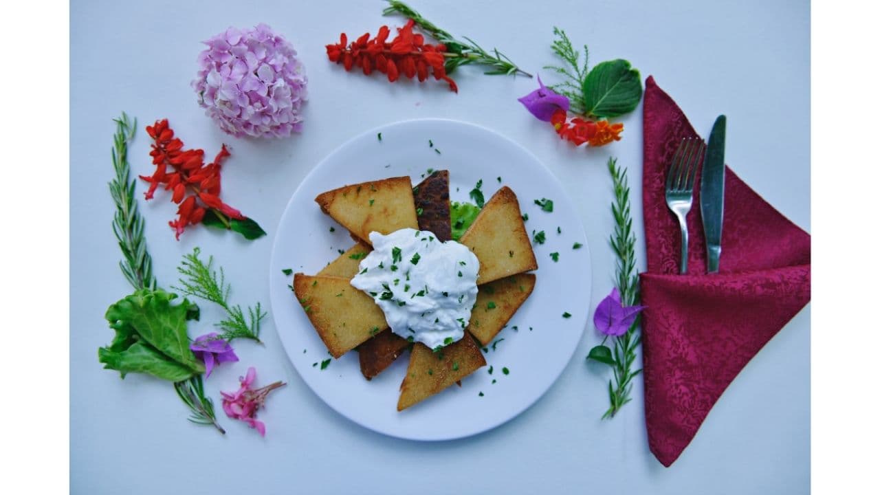 Feta Buke Misri Me Ajkë - Menu Item