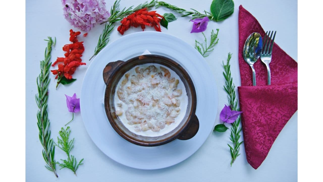 Tavë Me Karkaleca Dhe Pana - Menu Item